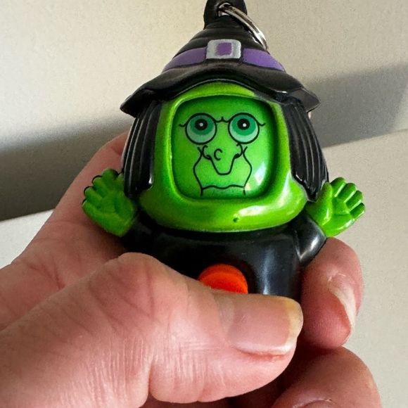 Vintage  Halloween Plastic Spinning Face Witch - Picture 8 of 8